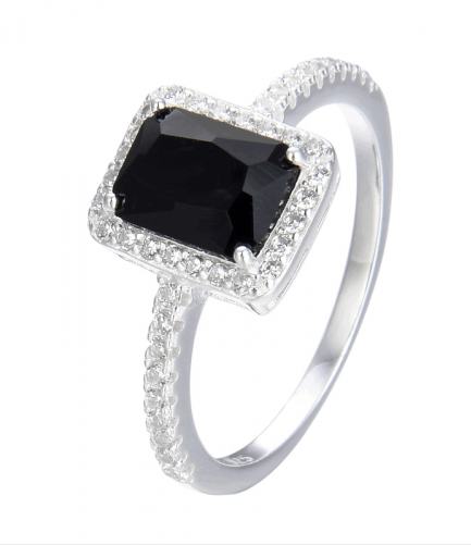 Anillo con Piedra Negra Rectangular