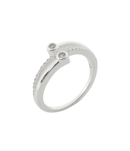Anillo con Piedras Blancas