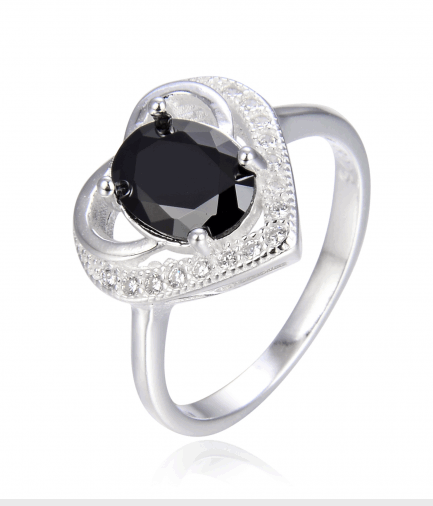 Anillo de Corazón con Piedra Negra