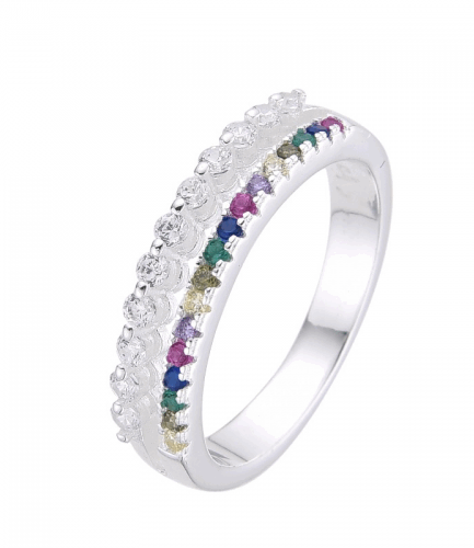 Anillo con Piedras Blancas y una Linea de Piedras de Colores